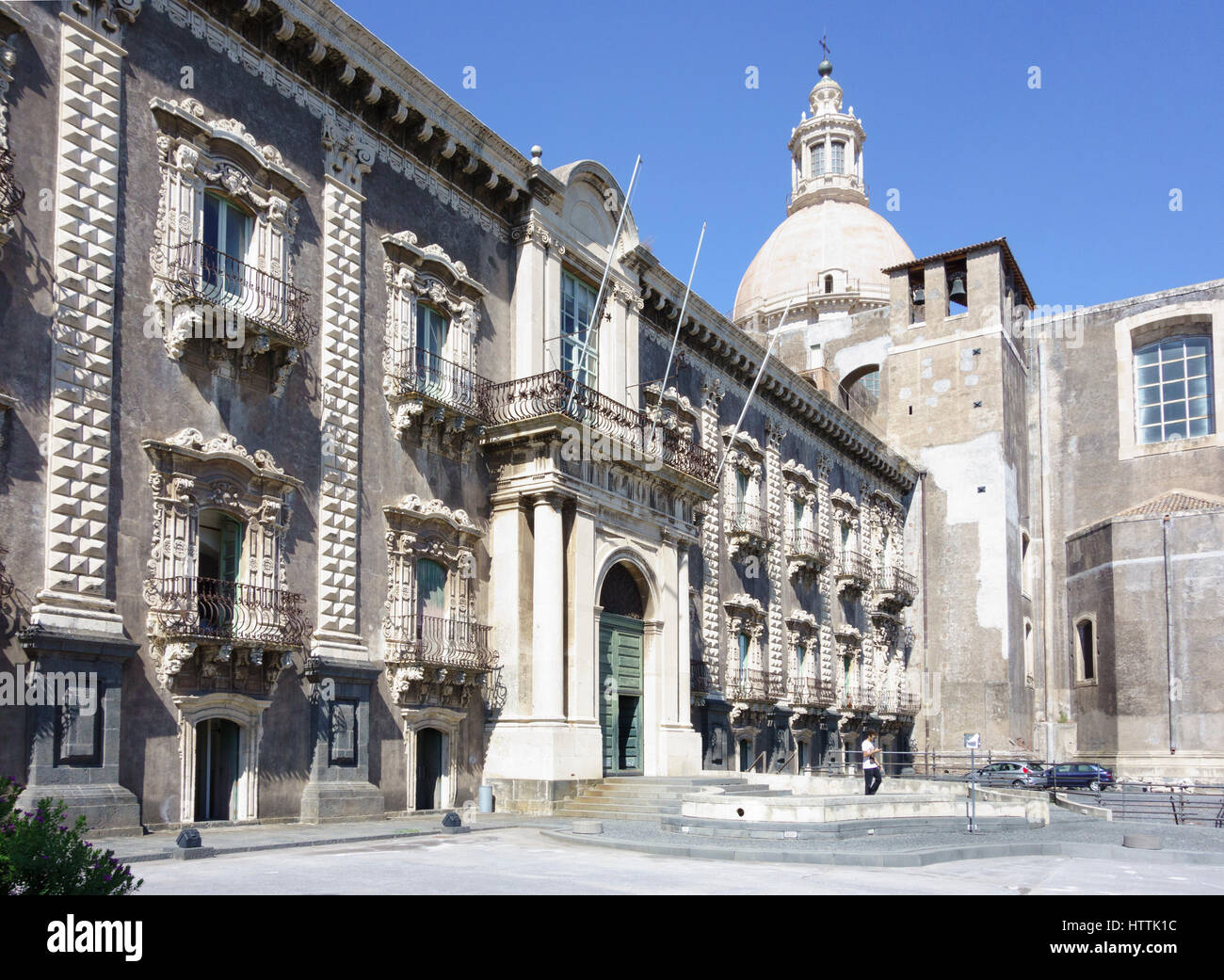 Benediktiner Kloster von San Nicolò Arena nun das Departement Geistes-, Universität von Catania, Sizilien, Italien. Stockfoto