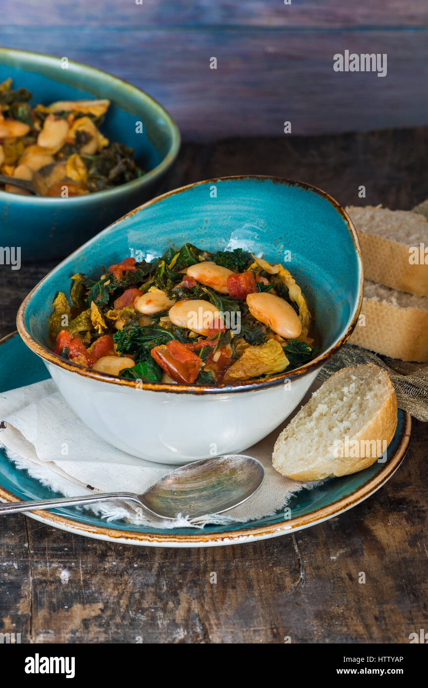 Dicke bohnensuppe -Fotos und -Bildmaterial in hoher Auflösung – Alamy