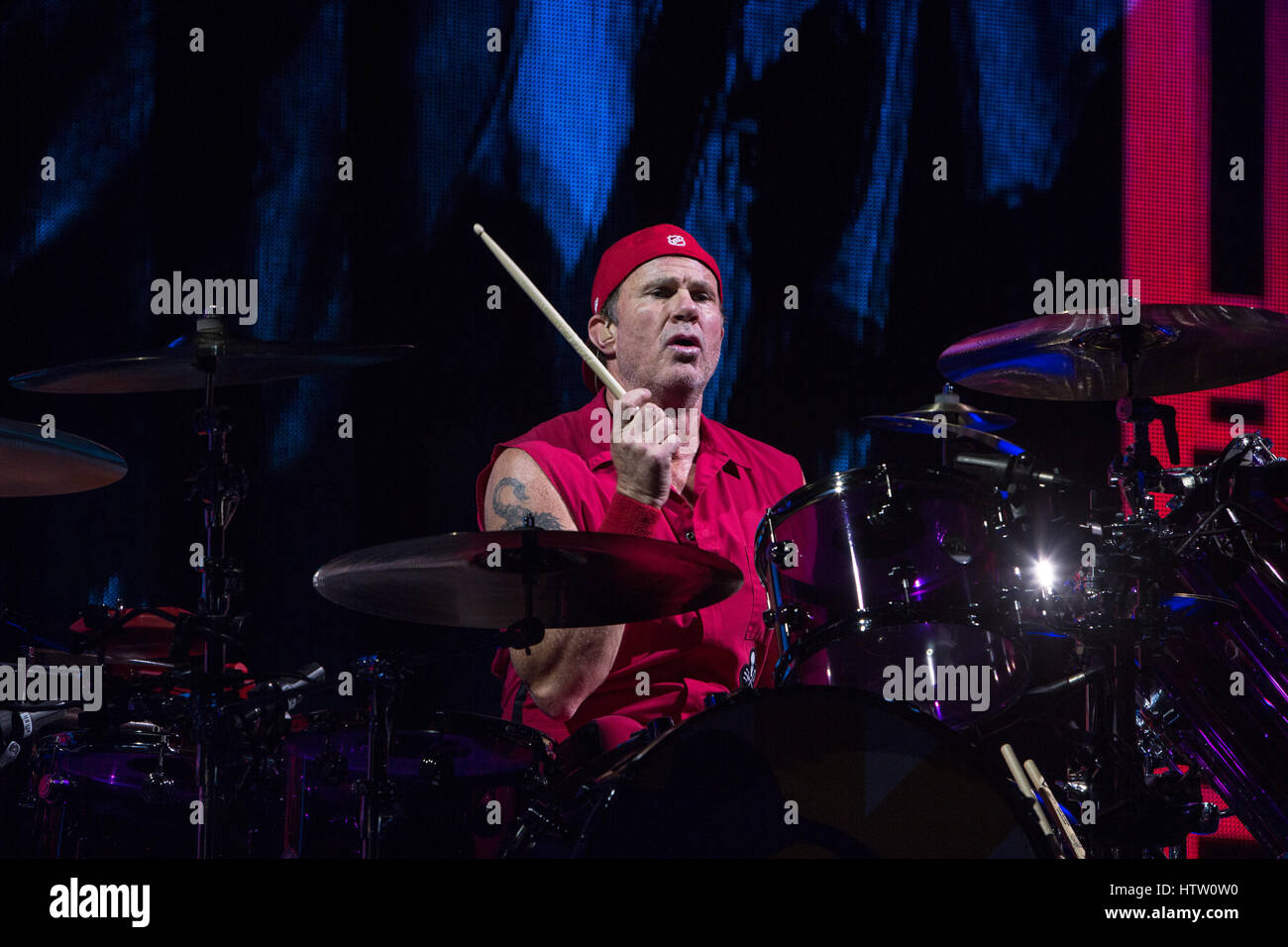 Red Hot Chili Peppers führen auf The Getaway World Tour im Air Canada