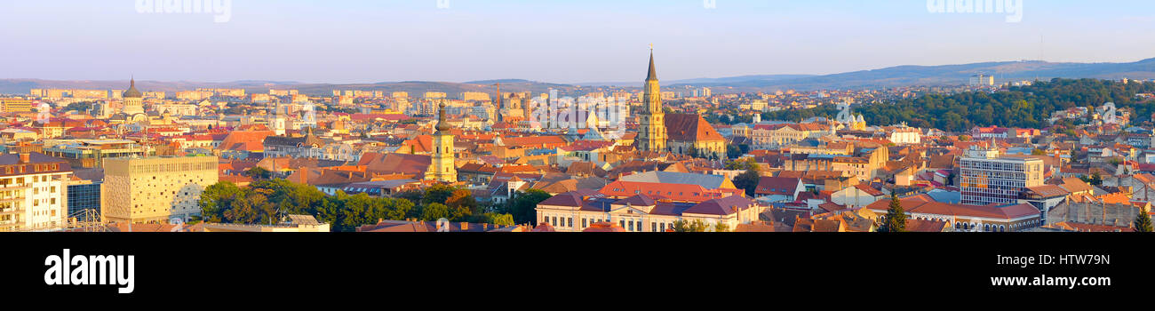 Panorama der Cluj-Napoca bei Sonnenuntergang. Rumänien Stockfoto