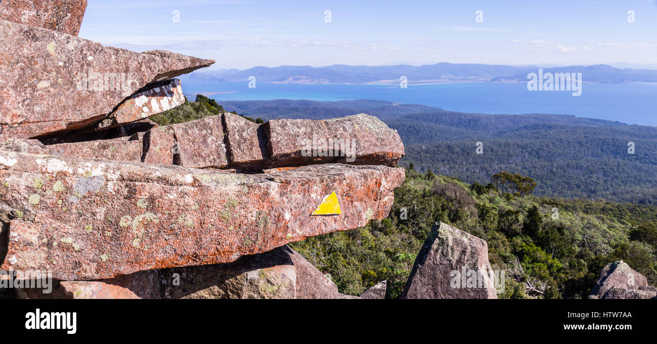 Bischof und Schreiber Peak auf Maria Island, Tasmanien, Australien Stockfoto