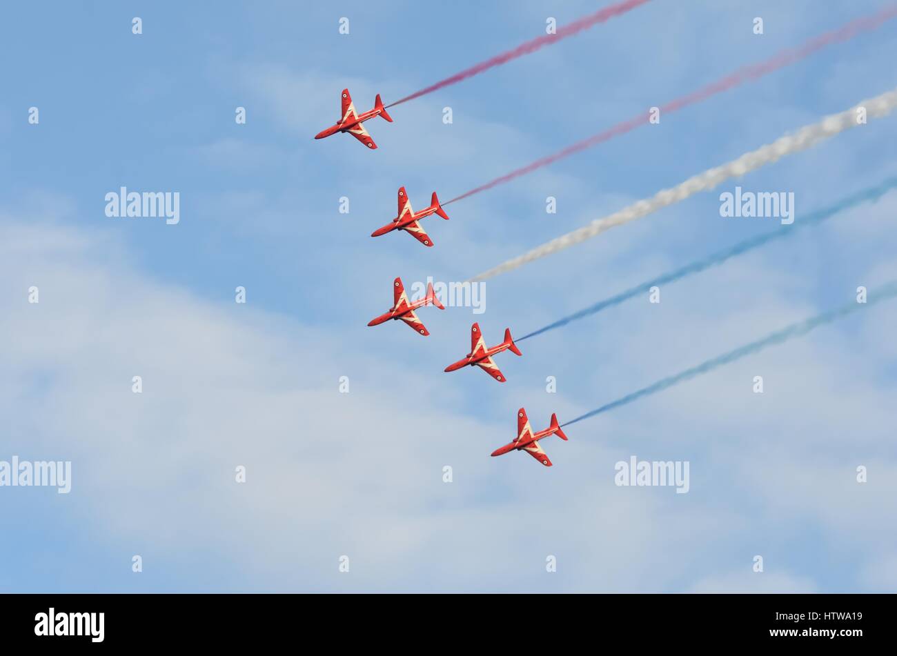 DUXFORD CAMBRIDGESHIRE UK 20. August 2015: Red Arrows in Anzeige in Zeile Stockfoto