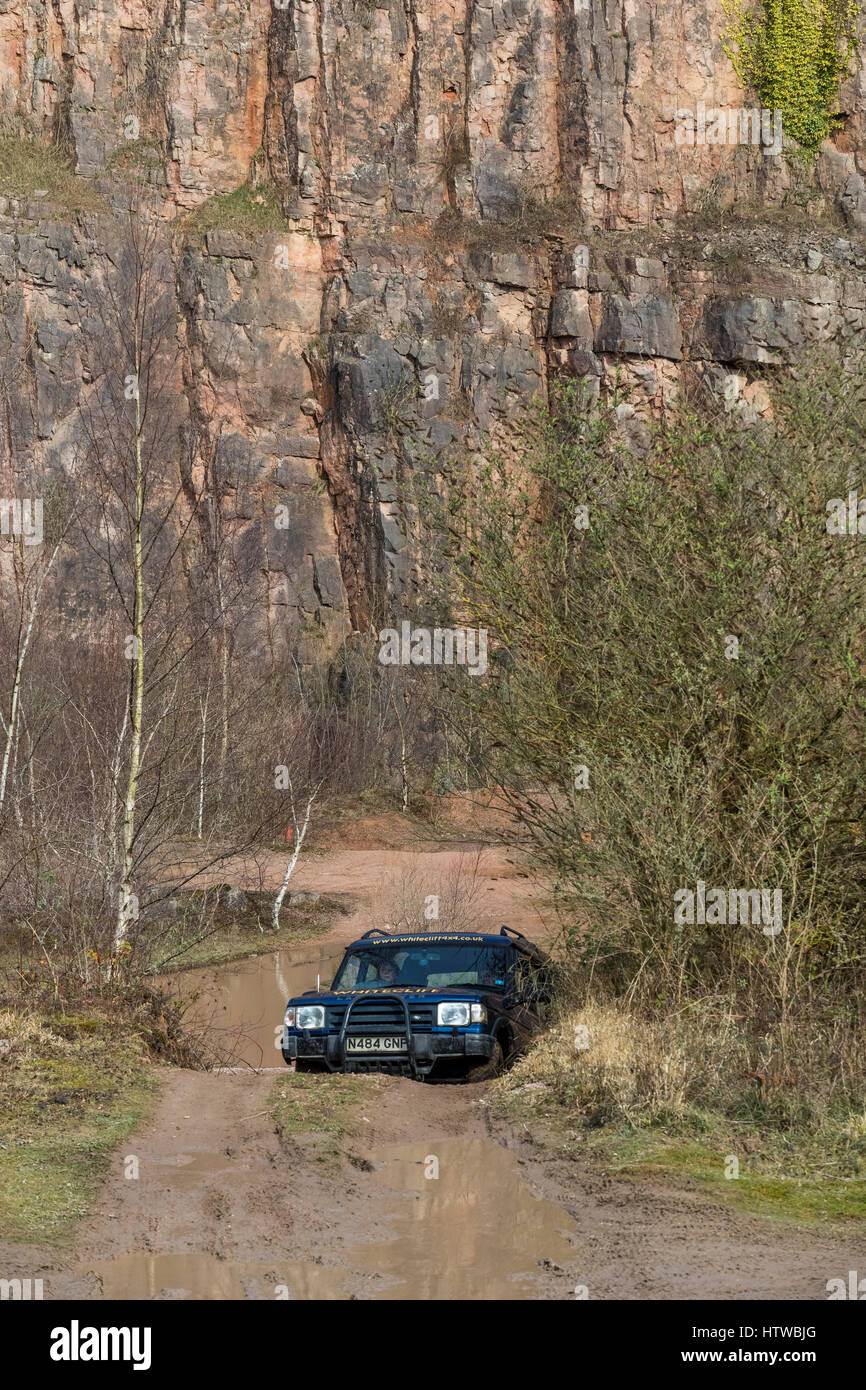 Fabelhafte UK Blogger besuchen Wye Valley und Wald von Dean Tourism Association Mitglieder am schießen DBC, Whitecliff 4 x 4 und Puzzlewood. Stockfoto