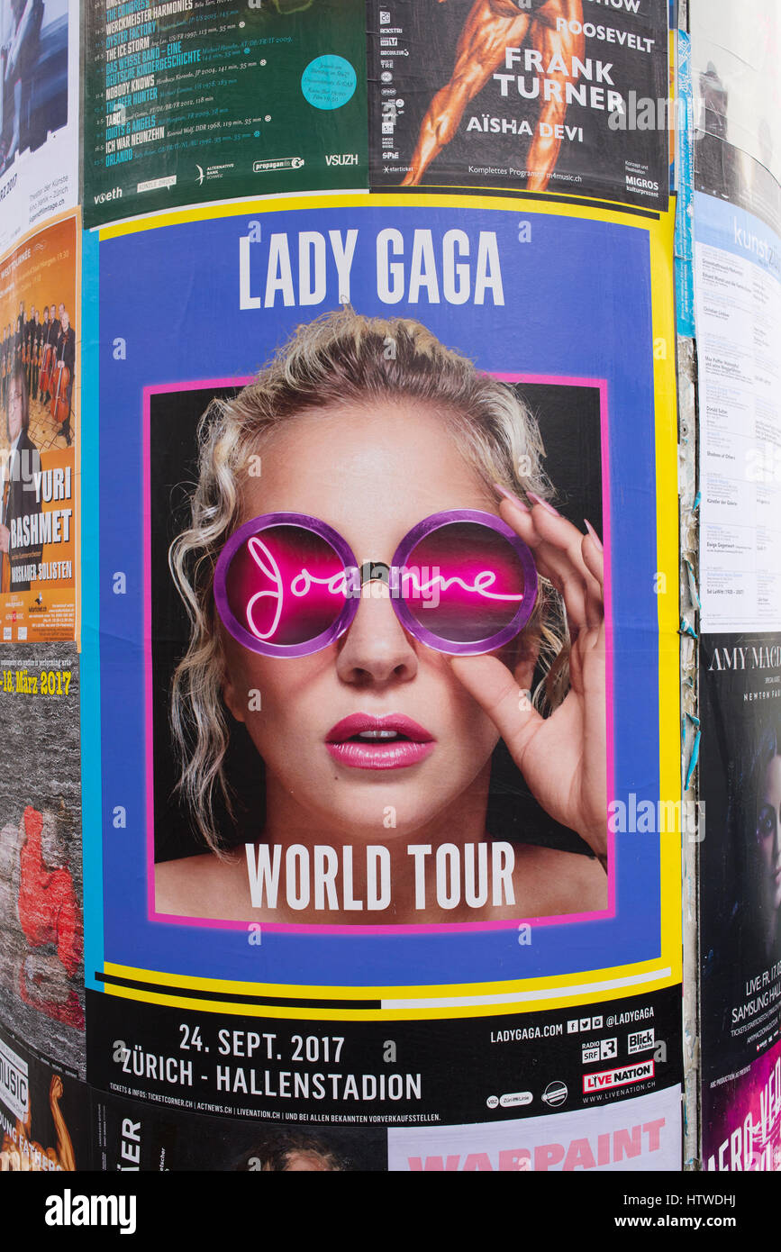 Plakat-Förderung Lady Gaga Welttournee Joanne in Zürich, Schweiz. Die Joanne World Tour ist die fünfte Headliner Tour der amerikanischen Sängerin Stockfoto