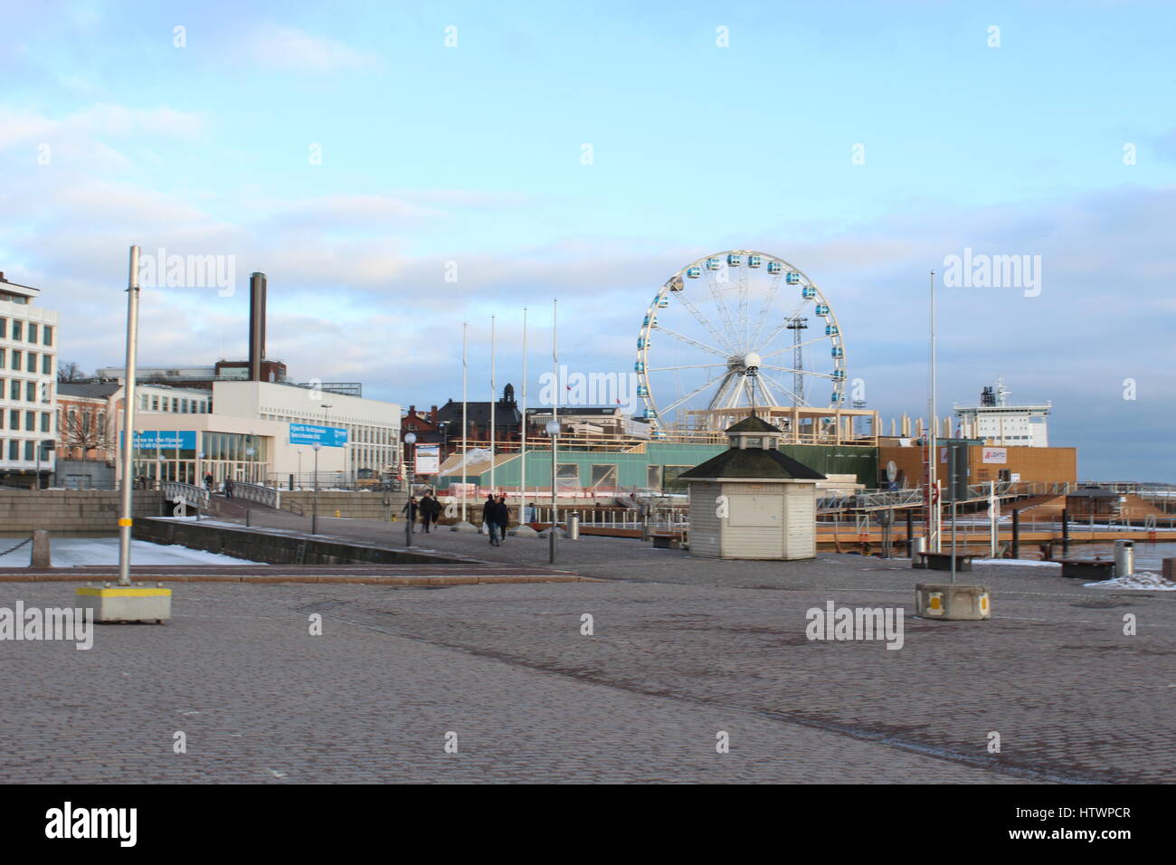 Sonniger Tag im Hafen von Helsinki Stockfoto