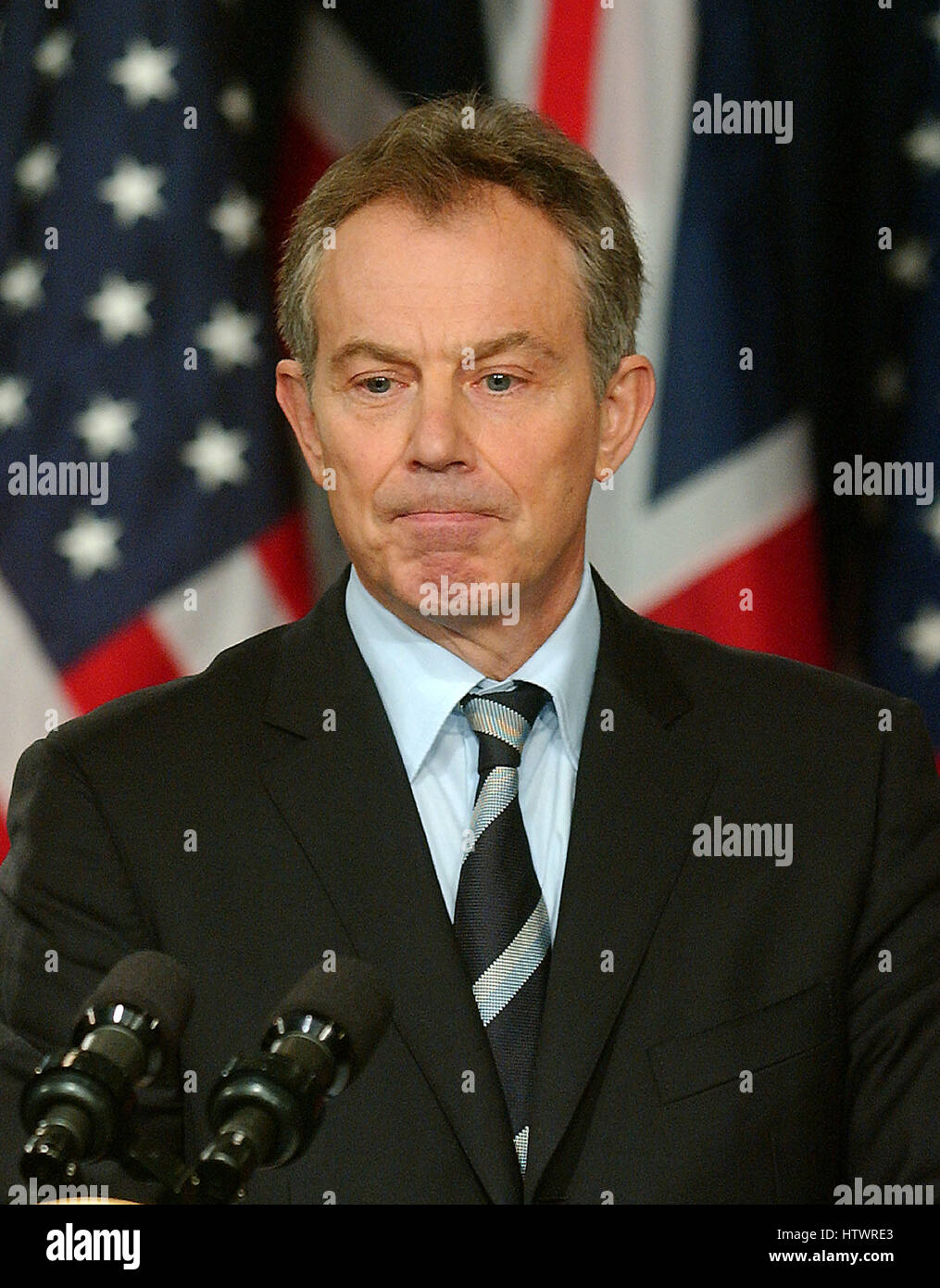 Washington, D.C - Dezember 2006--Premierminister Tony Blair von Großbritannien antwortet auf die Frage eines Reporters während einer gemeinsamen Pressekonferenz mit Vereinigte Staaten Präsident George w. Bush im Weißen Haus in Washington, D.C. am Donnerstag, 7 Dezember 200 Stockfoto