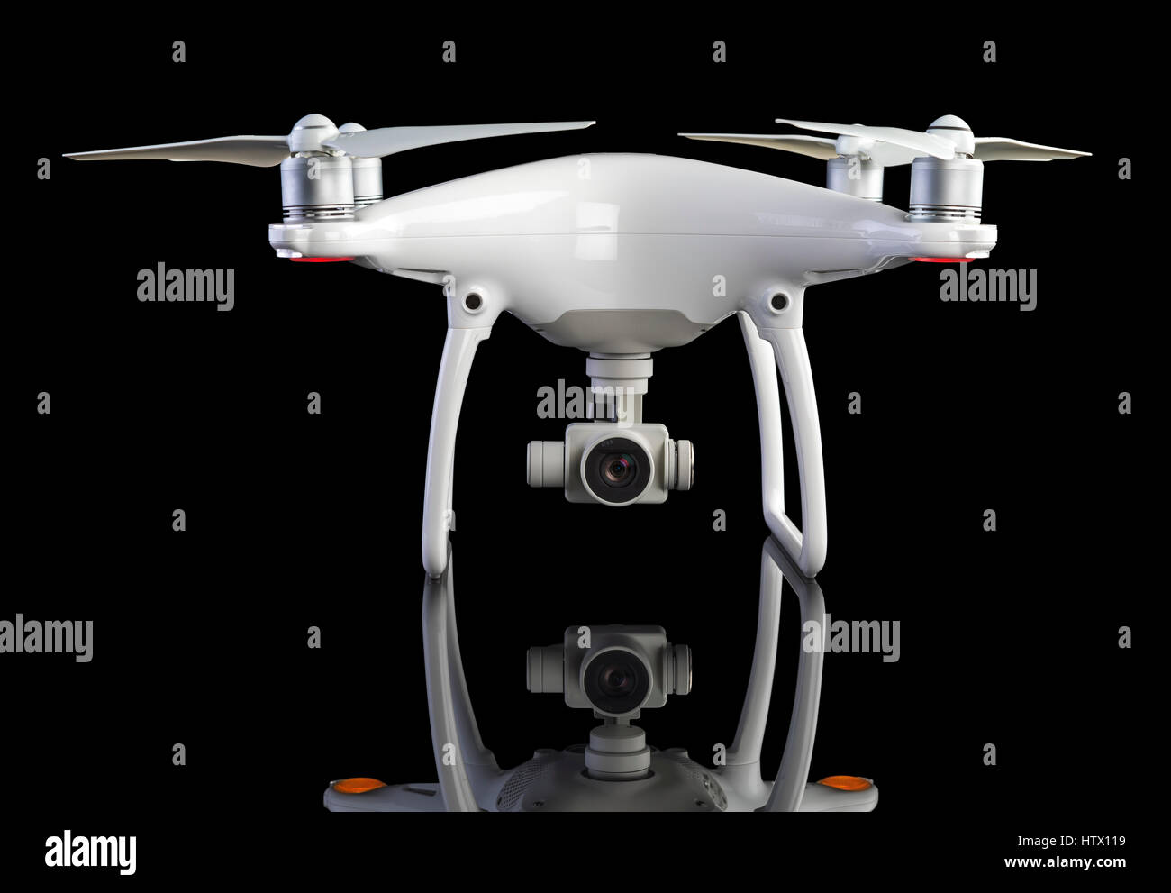 Drohne auf schwarzem Hintergrund weiß Stockfoto