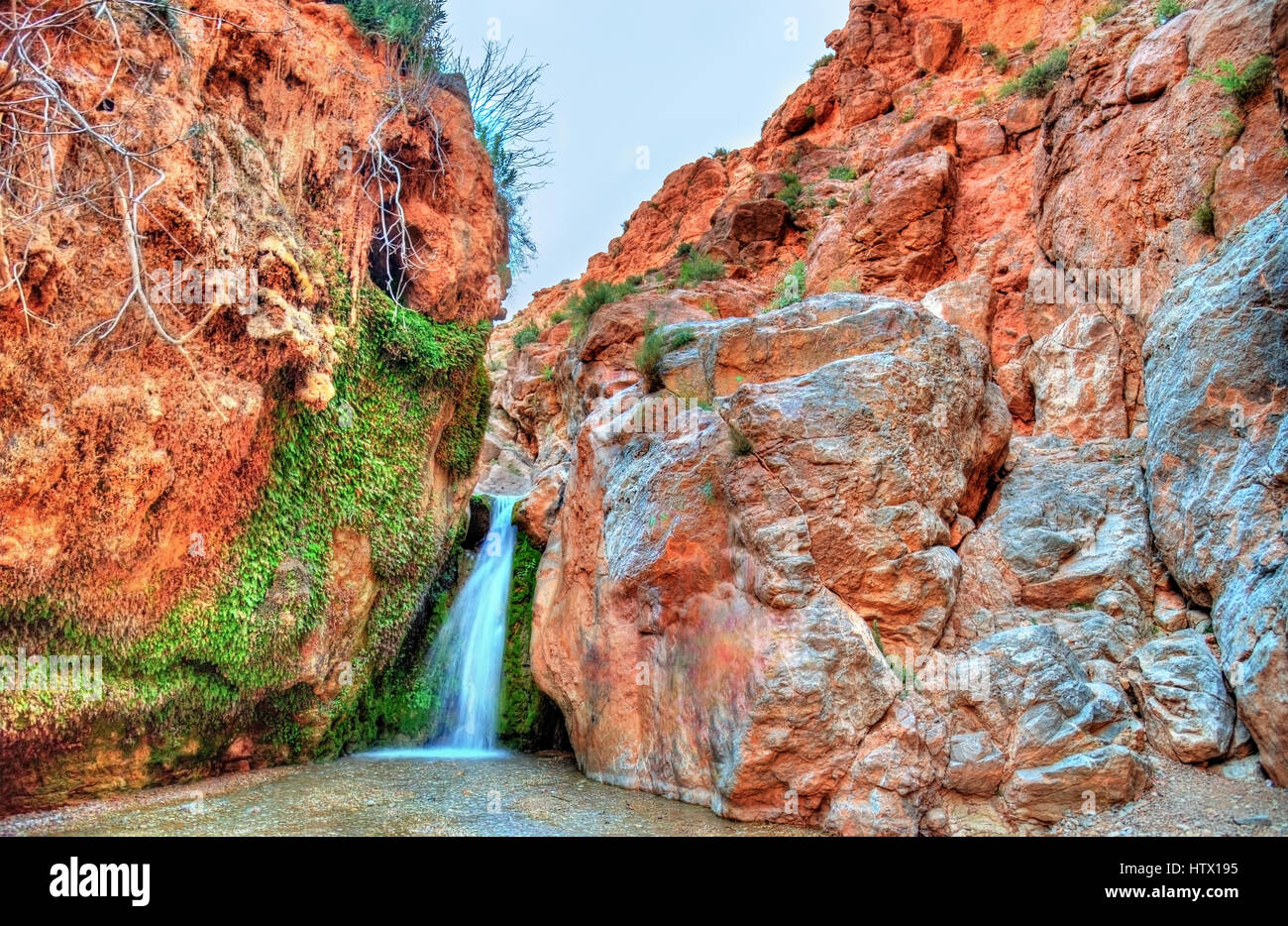 Wasserfall bei Ait Ibrirn im Dades Schlucht-Tal, Marokko Stockfoto