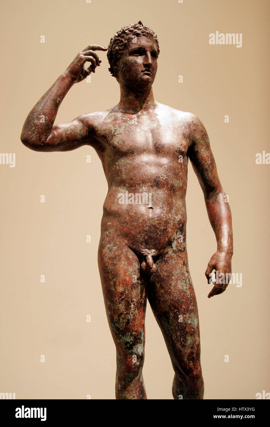 Eine Bronzestatue Zeigt Siegreich Jugend Ca 300 V Chr Griechisch Im Musee Getty Villa In Malibu Kalifornien Am 16 Februar 2006 Bildnachweis Francis Specker Stockfotografie Alamy