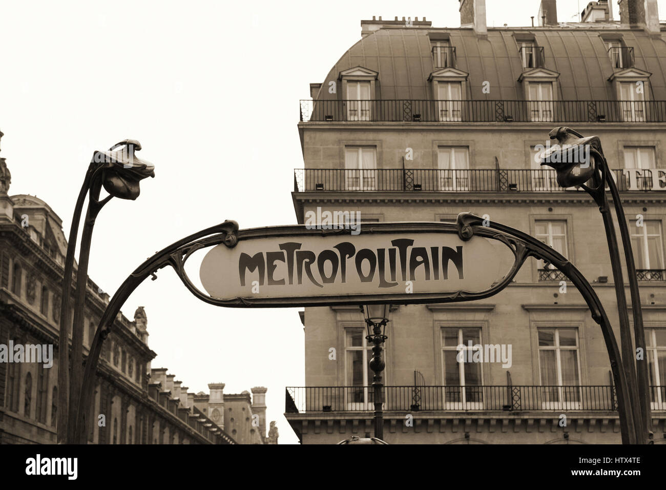 Metropolitan Zeichen Paris, Frankreich Stockfoto