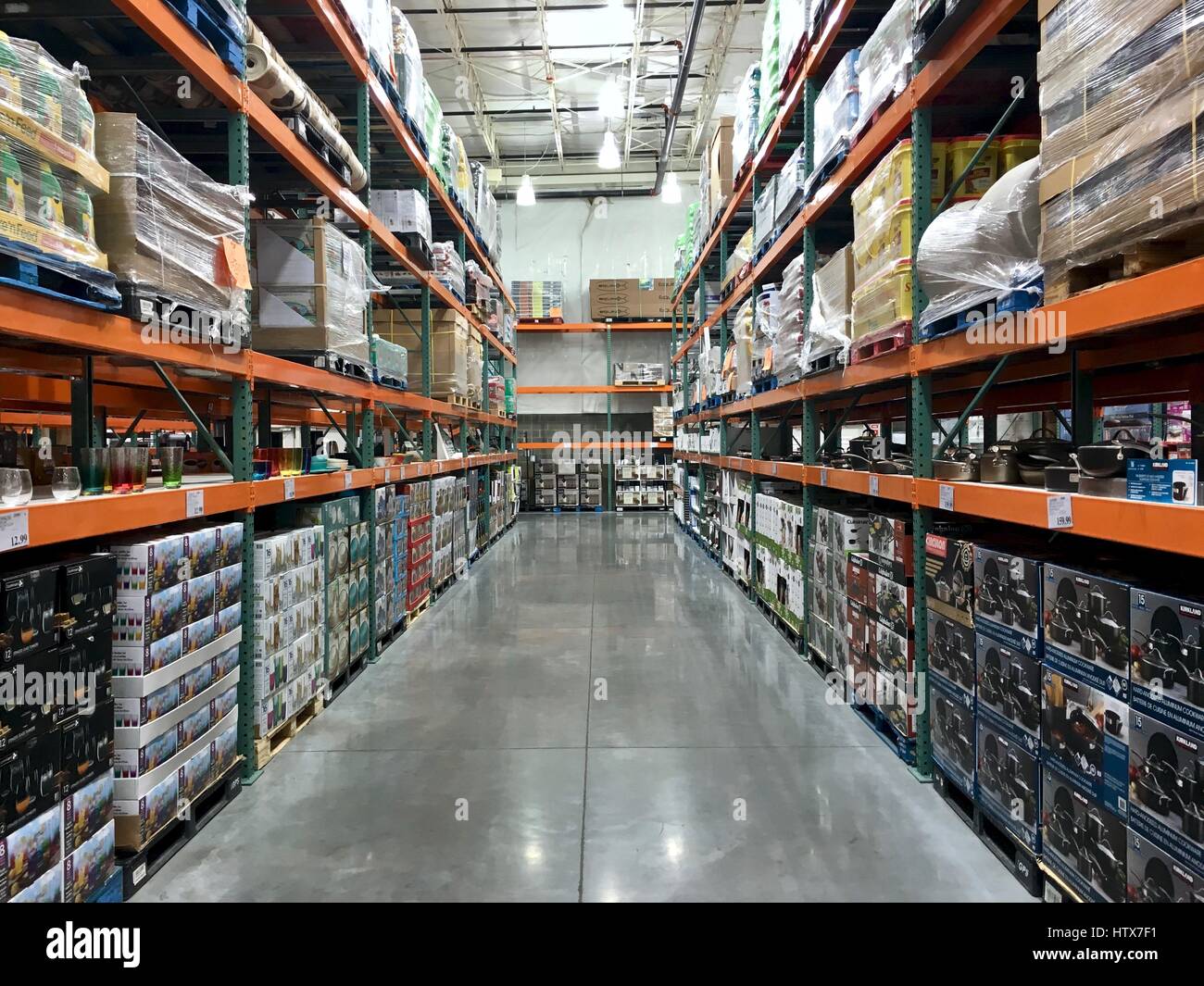 Costco Wholesale Lager Interieur Stockfoto