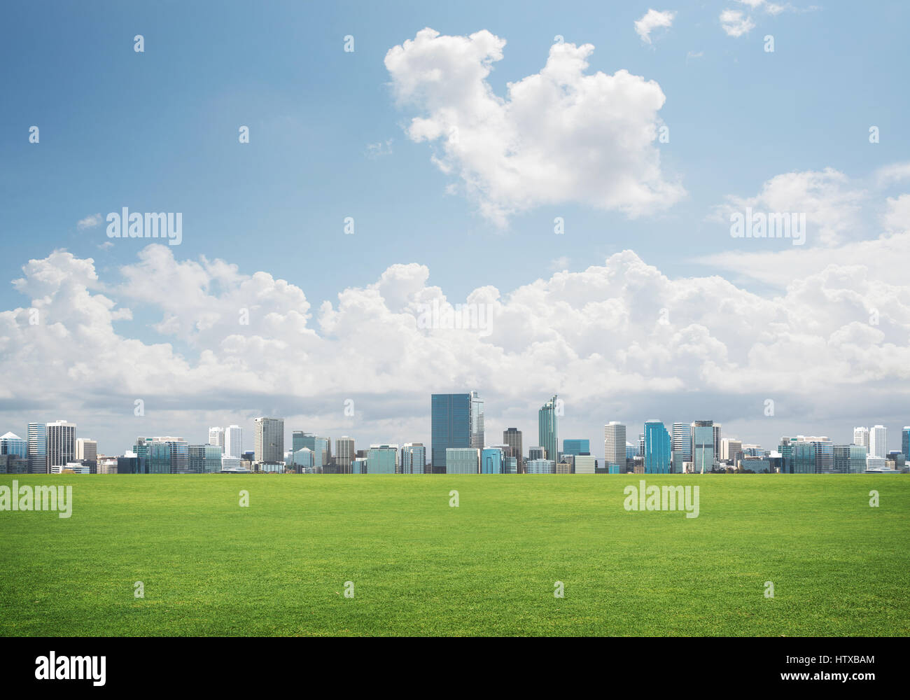 Natürliche Landschaftsblick auf Wolkenkratzer und urbanen Gebilde als Symbol für modernen lifestyle Stockfoto