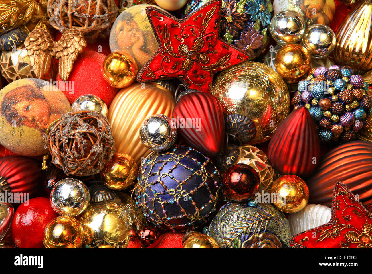 Hintergrundbild von bunten Weihnachtsbaum Spielzeug Stockfoto