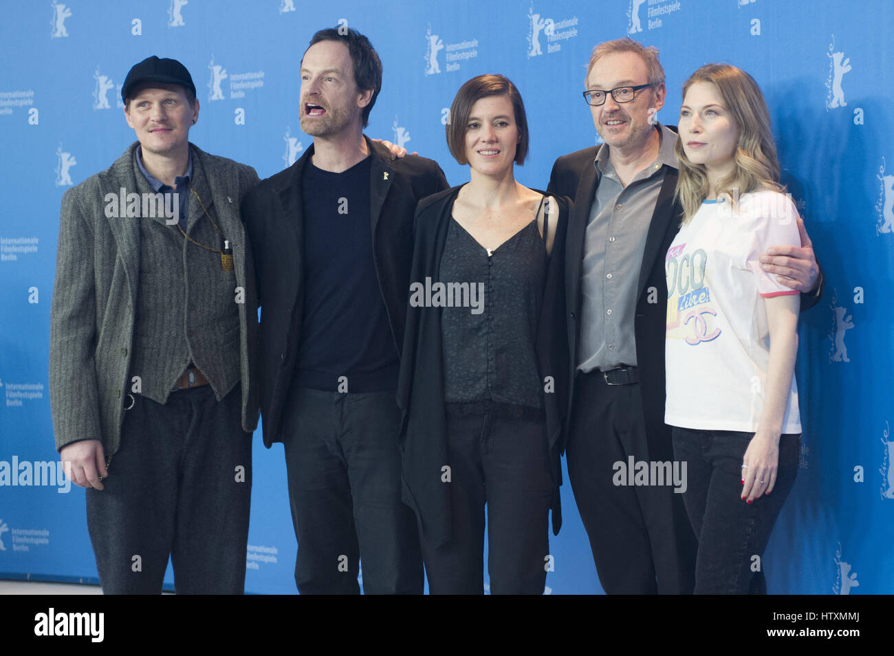 67. Internationalen Filmfestspiele Berlin (Berlinale) - "wilde Maus" - Fototermin mit: Josef Hader, Georg Friedrich, Pia Hierzegger, Jörg Hartmann, Nora von Waldstaetten wo: Berlin, Deutschland bei: 11. Februar 2017 Stockfoto