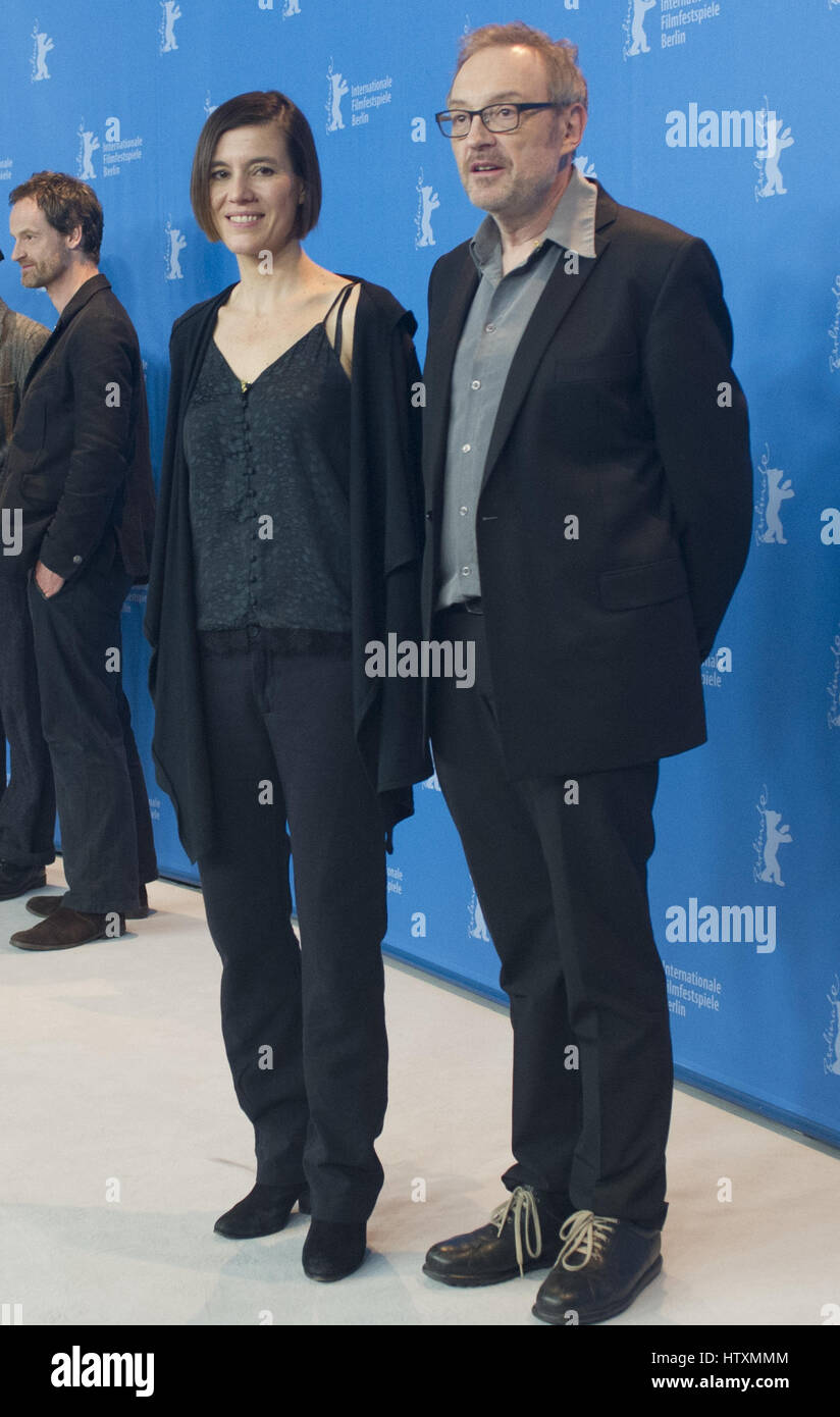 67. Internationalen Filmfestspiele Berlin (Berlinale) - "wilde Maus" - Fototermin Featuring: Nora von Waldstaetten, Georg Friedrich, Josef Hader, Pia Hierzegger, Jörg Hartmann wo: Berlin, Deutschland bei: 11. Februar 2017 Stockfoto