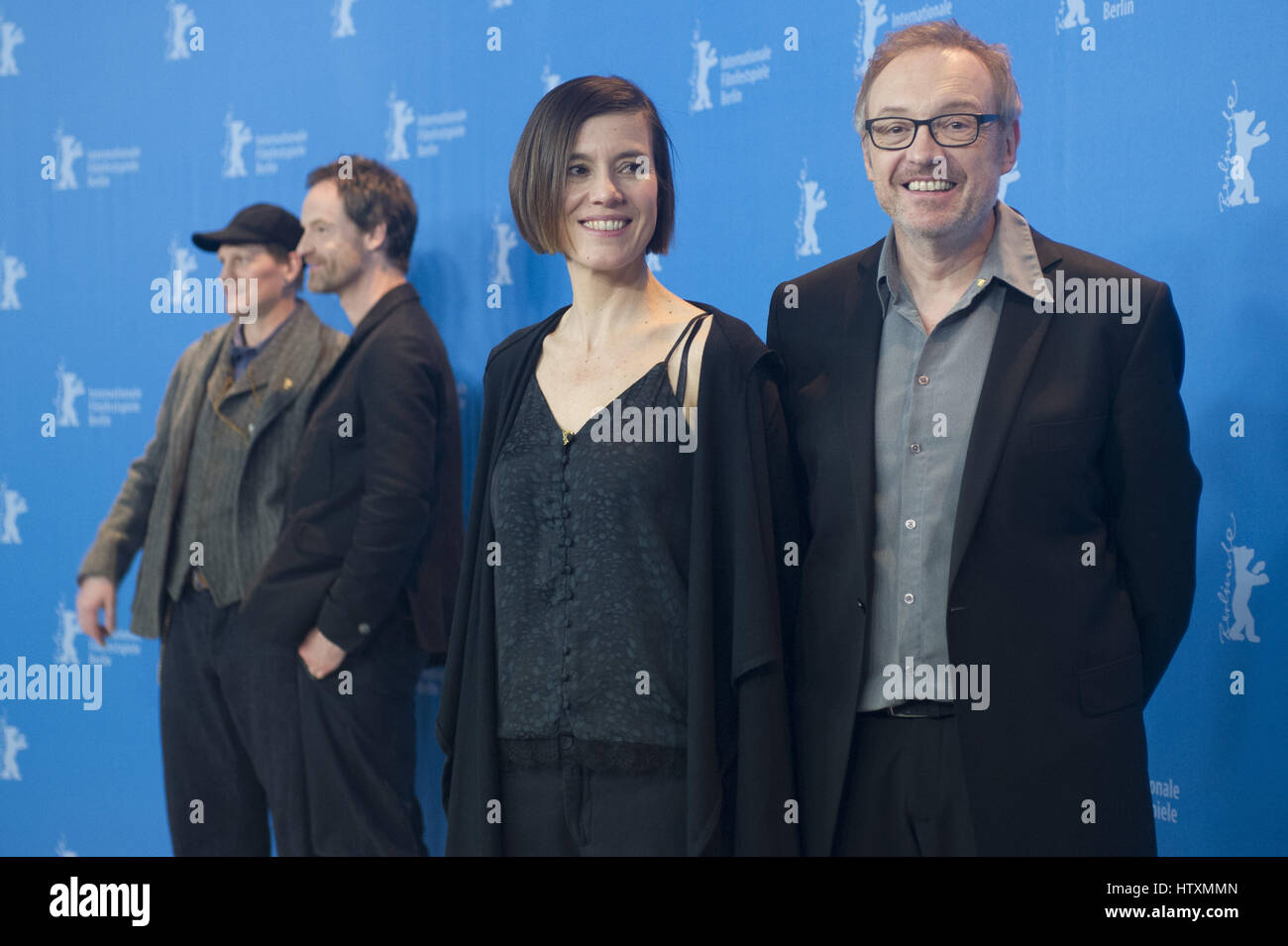 67. Internationalen Filmfestspiele Berlin (Berlinale) - "wilde Maus" - Fototermin Featuring: Nora von Waldstaetten, Georg Friedrich, Josef Hader, Pia Hierzegger, Jörg Hartmann wo: Berlin, Deutschland bei: 11. Februar 2017 Stockfoto