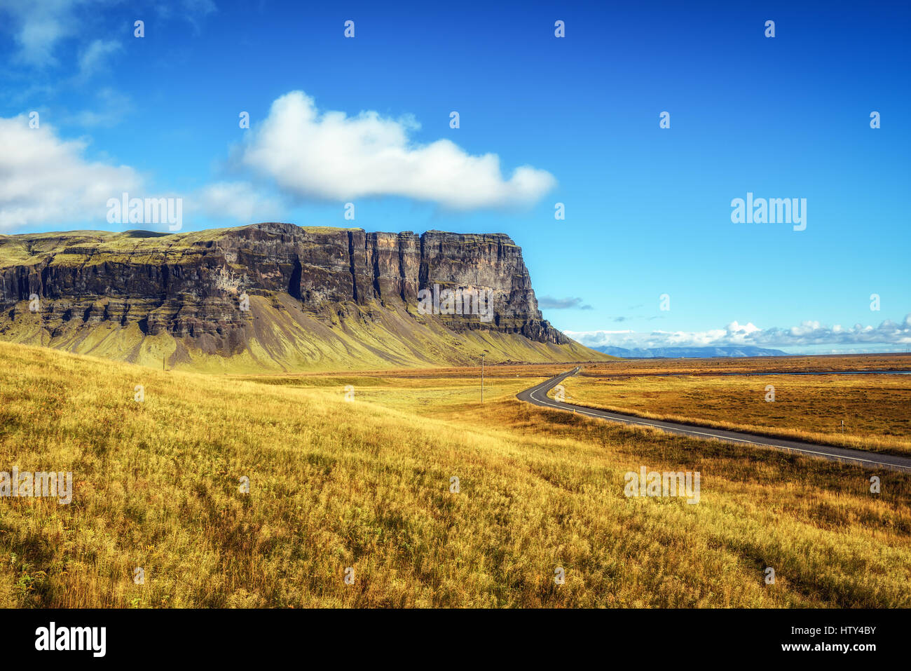 Malerische Landschaft mit der berühmten Ringstraße in Island Stockfoto