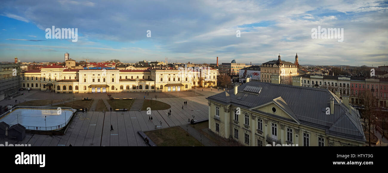 Krakau Plac Jana Nowaka Jezioranskiego und Krakow Glowny alten Bahnhof Polen pana Stockfoto