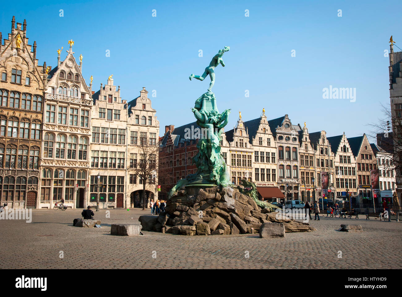 Alte Stadt von Antwerpen mit typischen alten Häusern, Belgien Stockfoto