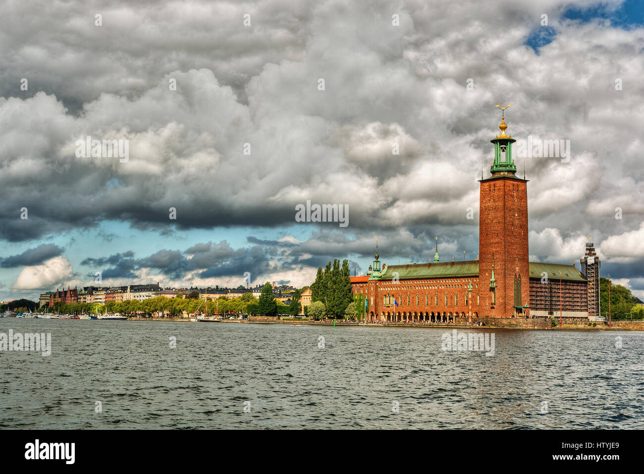 Stadtbild und Rathaus, Stockholm, Schweden Stockfoto