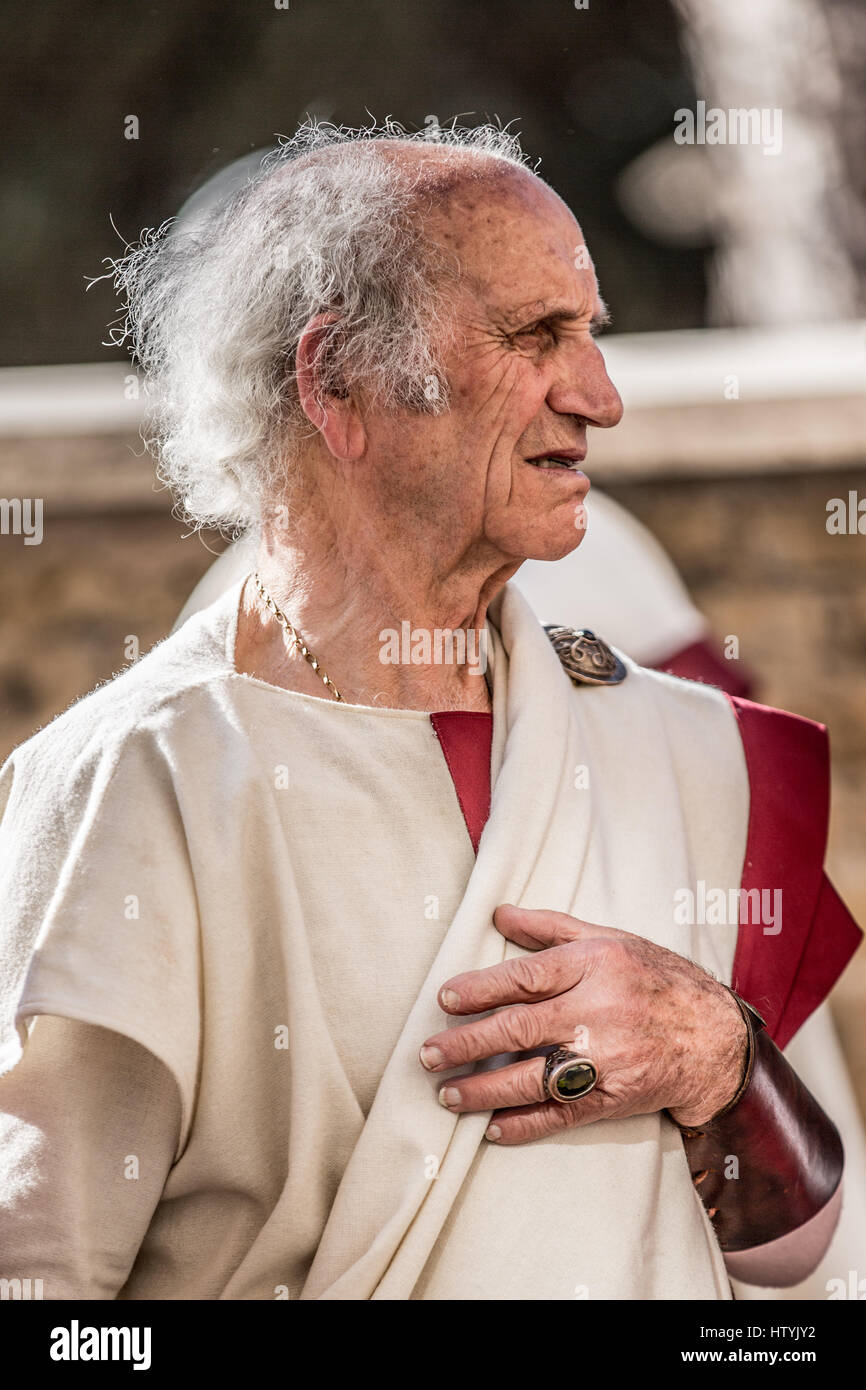 Rom - Reenactment von der Ermordung des Kaisers Julius Caesar an den Iden des März von der Gruppo Storico Romano, Largo di Torre Argen Stockfoto