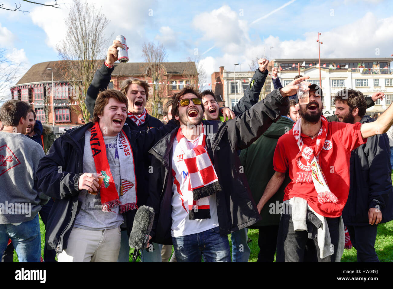 Champions League FC Sevilla in Leicester City Centre, Großbritannien. Stockfoto