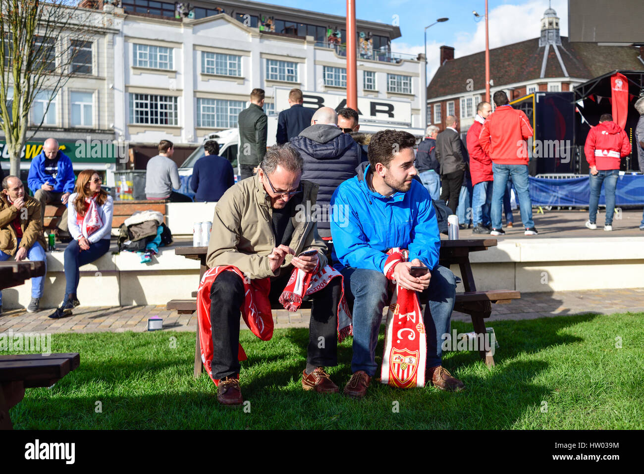 Champions League FC Sevilla in Leicester City Centre, Großbritannien. Stockfoto