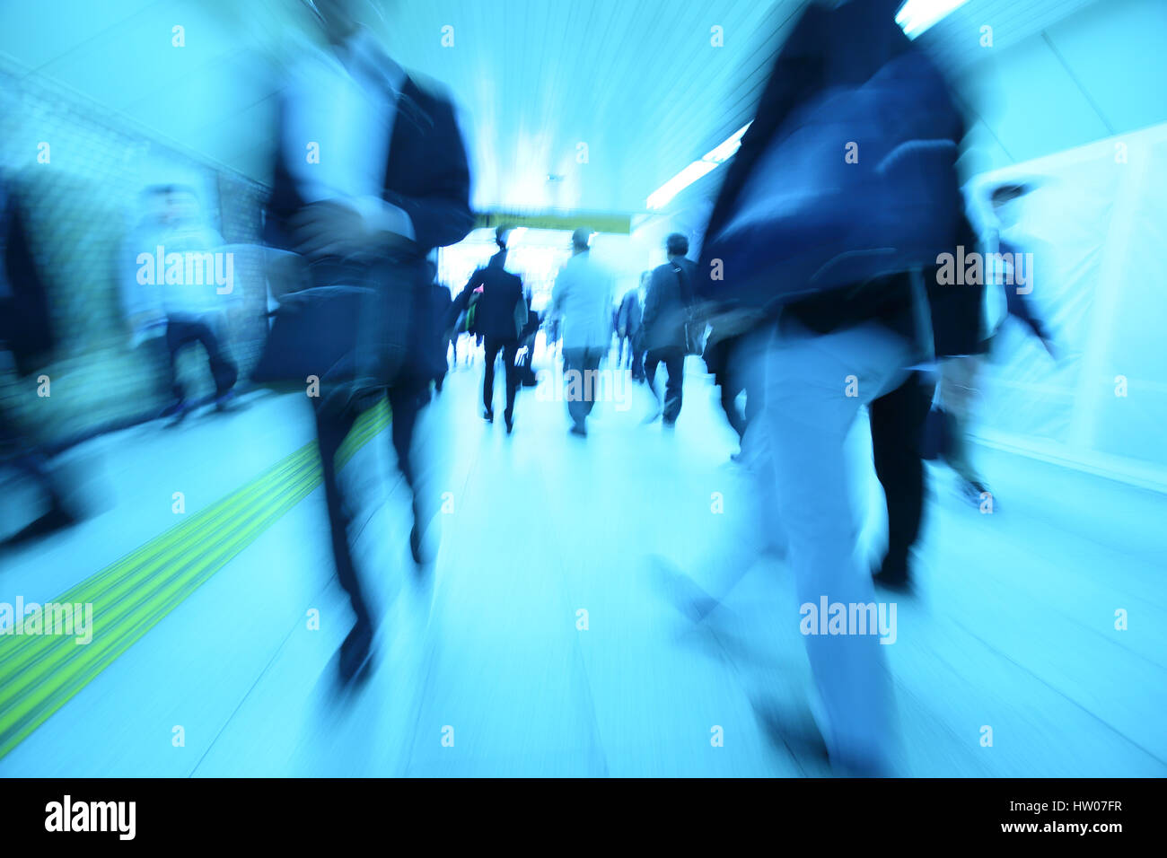 Menschen zu Fuß unter der Erde, in Tokio, Japan Stockfoto