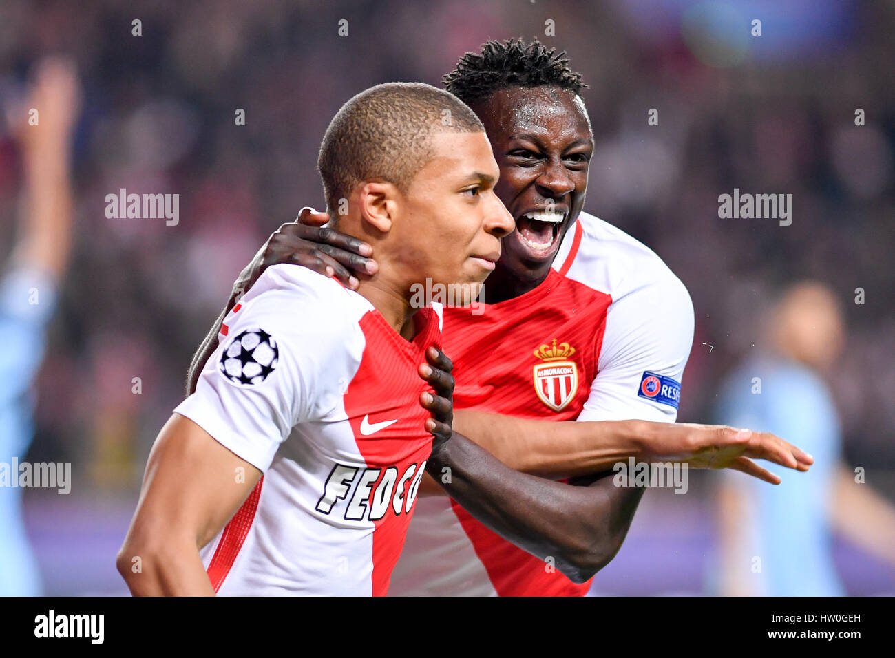 Monaco. 15. März 2017. Kylian Mbappe (L) der AS Monaco feiert sein Tor im Rückspiel der Champions-League-Runde 16 zwischen Manchester City und AS Monaco im Louis II Stadium in Fontvieille, Monaco am 15. März 2017. ALS Monaco das Spiel 3: 1 gewann um das Viertelfinale zu gelangen. Bildnachweis: Chen Yichen/Xinhua/Alamy Live-Nachrichten Stockfoto