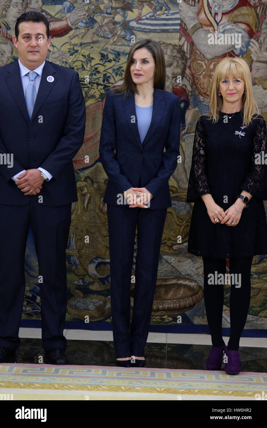 Madrid, Spanien. 16. März 2017. Spanische Königin Letizia während einer Audienz Corporation "Alma Contra la Violencia de Genero" in der PalaceZarzuela in Madrid Donnerstag, 16. März 2017. Bildnachweis: Gtres Información Más lokalen auf line,S.L./Alamy Live News Stockfoto