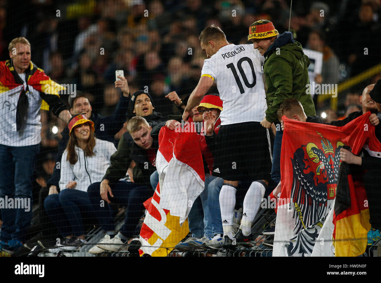 Dortmund, Deutschland. 22. März 2017. Fußball internationale Freundschaftsspiel Deutschland gegen ENGLAND am 22. März 2017 in Dortmund, Deutschland - Lukas PODOLSKI (GER) Credit: Norbert Schmidt/Alamy Live News Stockfoto