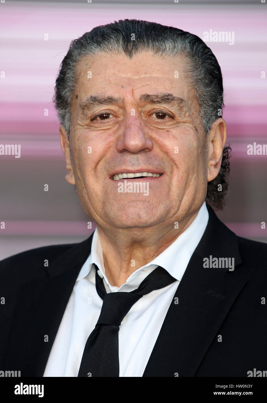 Westwood, Kalifornien, USA. 22. März 2017. 22. März 2017 - Westwood, Kalifornien - Haim Saban. Premiere von Lionsgate '' Power Rangers'' statt im Westwood Village Theatre. Bildnachweis: Faye lernen/AdMedia Credit: Faye Sadou/AdMedia/ZUMA Draht/Alamy Live-Nachrichten Stockfoto