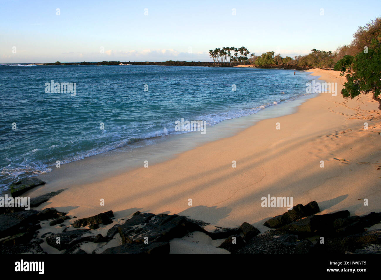 Mahaiula Strand auf Big Island vor Sonnenuntergang Stockfoto