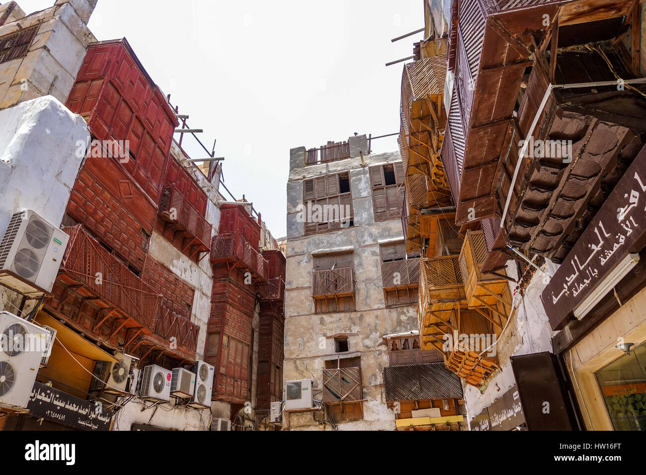 Jeddah, Saudi Arabien-Mai 26, 2016: Alte Gebäude in der Altstadt von Jeddah. Dieses Gebiet ist bekannt als Al-Balad (UNESCO Weltkulturerbe) Stockfoto