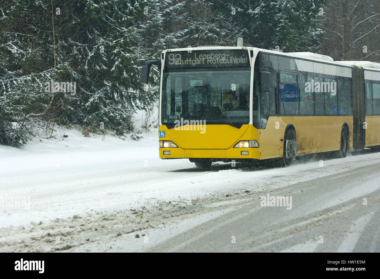 Verkehrssituation im Winter?-PNV, Verkehrsverhältnisse Im Winter ÖPNV Stockfoto