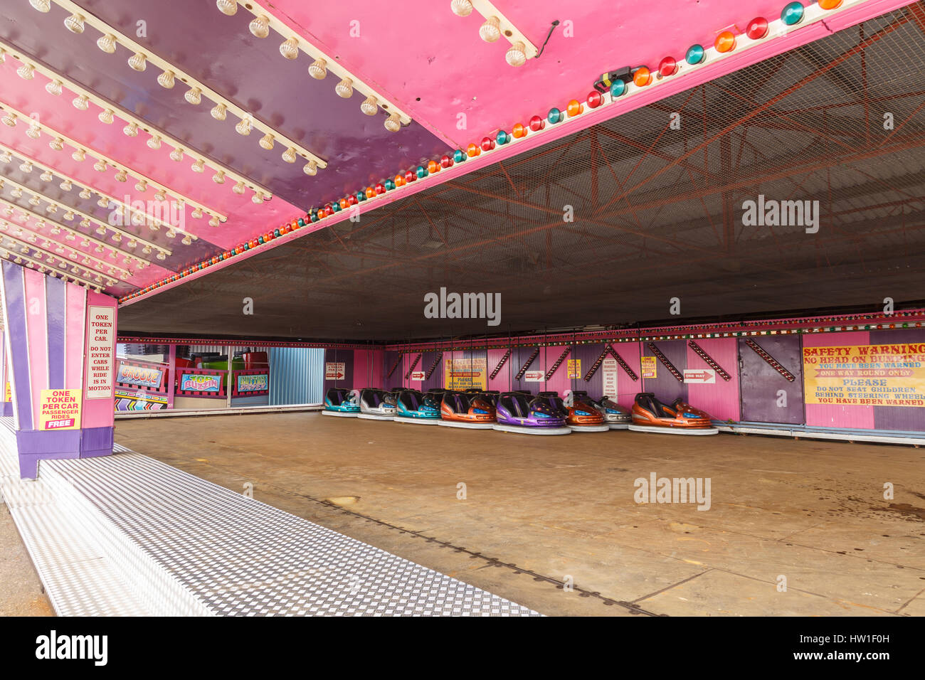 Hunstanton, England - März 10: dodgem Autos am Messegelände. in Hunstanton Hunstanton, Norfolk, England. Am 10. März 2017. Stockfoto