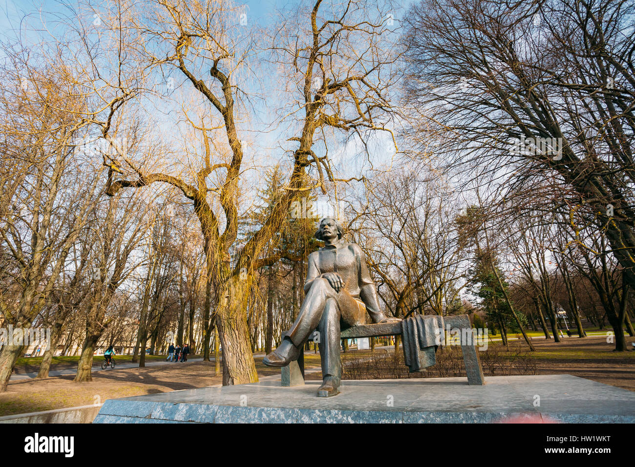 Denkmal für sowjetische Schriftsteller Alexei Maximowitsch Peschkov vor allem bekannt als Maxim Gorky im Maksim Gorki zentrale Kinderpark in Minsk, Weißrussland. Stockfoto