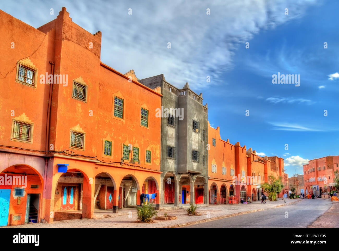 Straße von Ouarzazate, eine Stadt in Süd-Zentral-Marokko Stockfoto