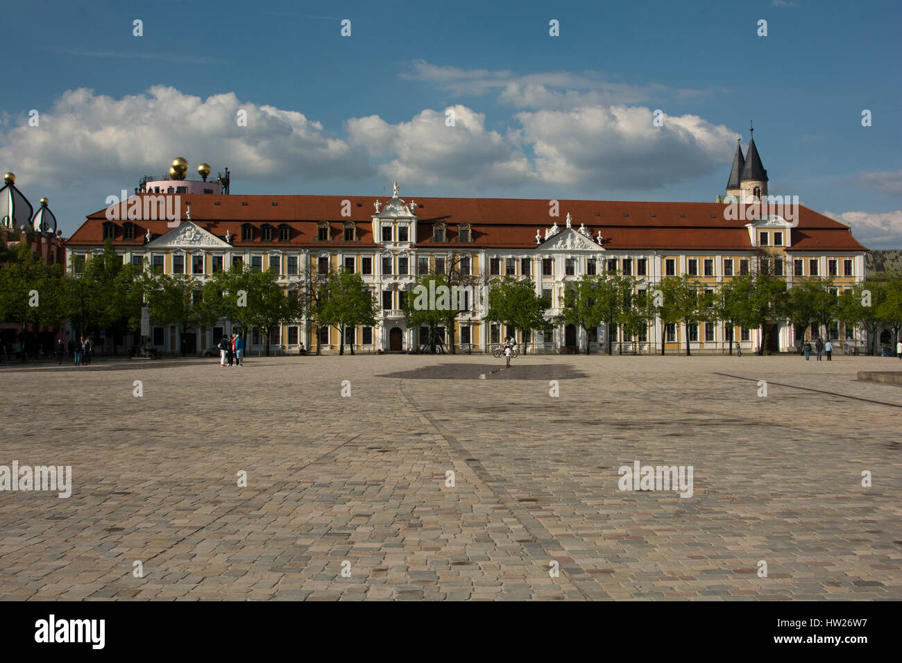 Magdeburg ist die Hauptstadt des Landes Sachsen-Anhalt mit seinem Parlament im Zentrum historischen Stadt.  Magdeburg ist Die Hauptstadt von Sachsen-Anhalt, der Landt Stockfoto