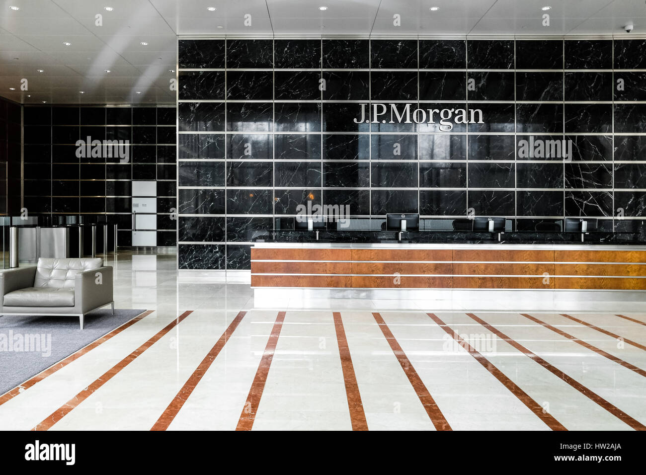 Foyer des J P Morgan-Gebäudes in Canary Wharf, eine der zwei Bankenviertel Londons. Stockfoto