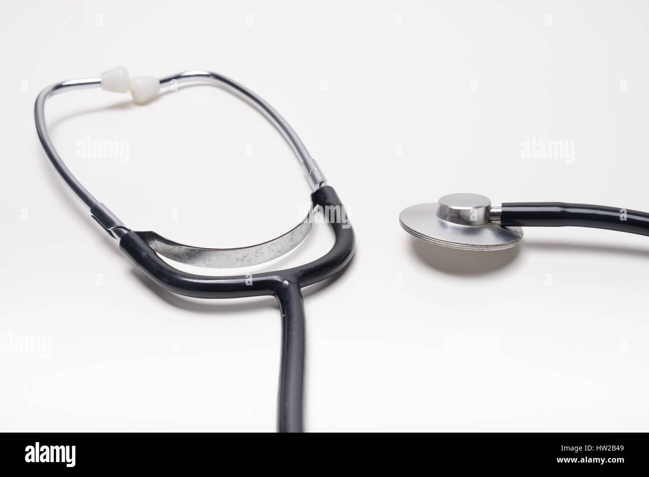 Stethoskop isoliert auf weißem Hintergrund ausschneiden Stockfoto