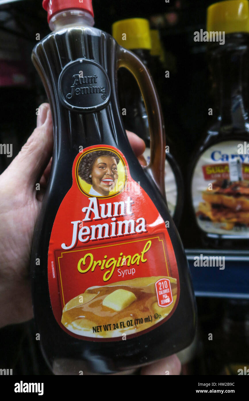 Flasche Tante Jemima Maple Sirup, D'Agostino Lebensmittelgeschäft in New York City, USA Stockfoto