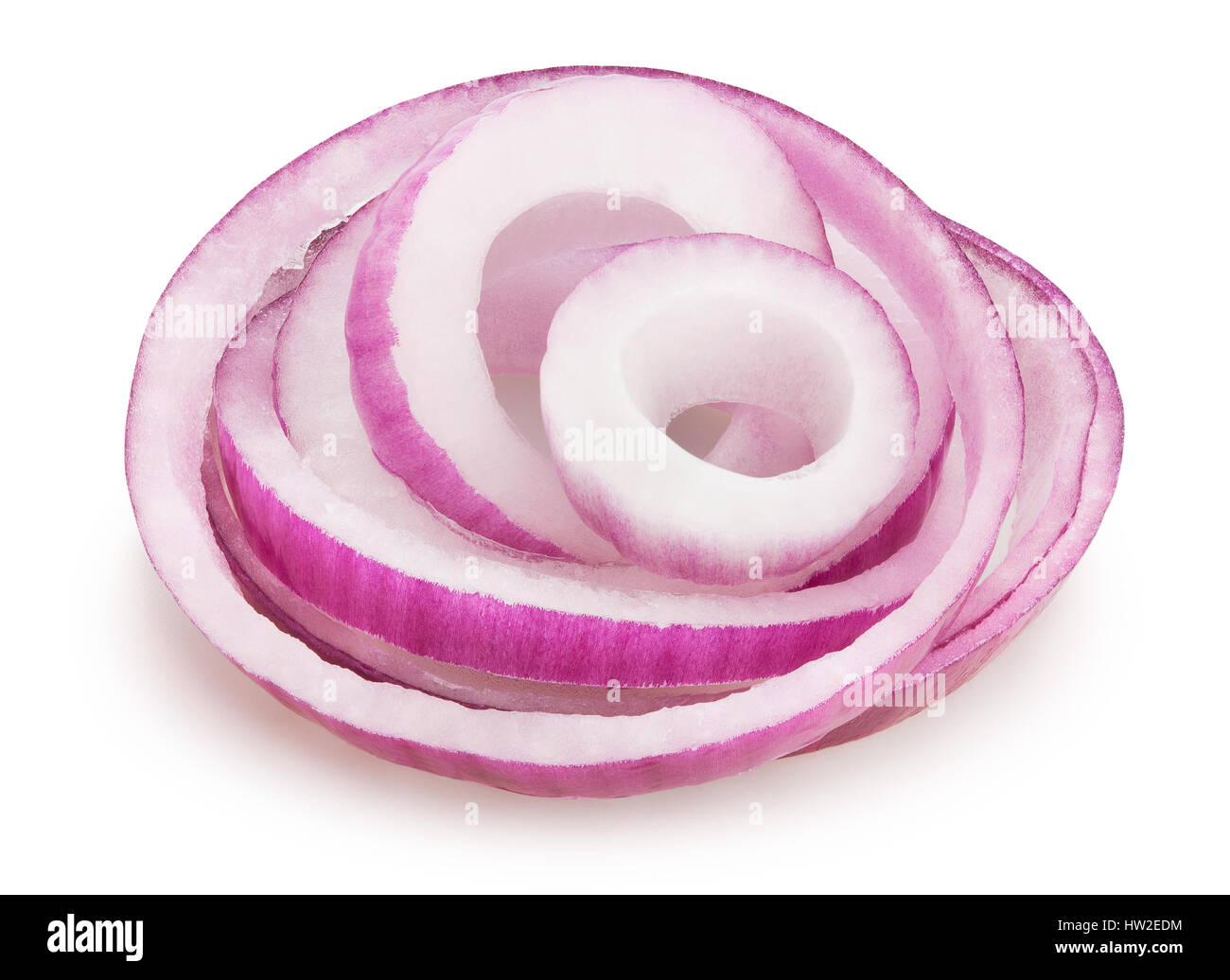 rote Zwiebelringe, isoliert Stockfoto