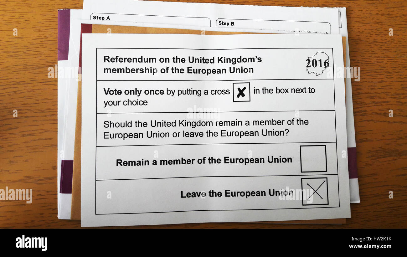 Britische EU-Referendum Briefwahl ausgefüllt Karte (2016). Stockfoto