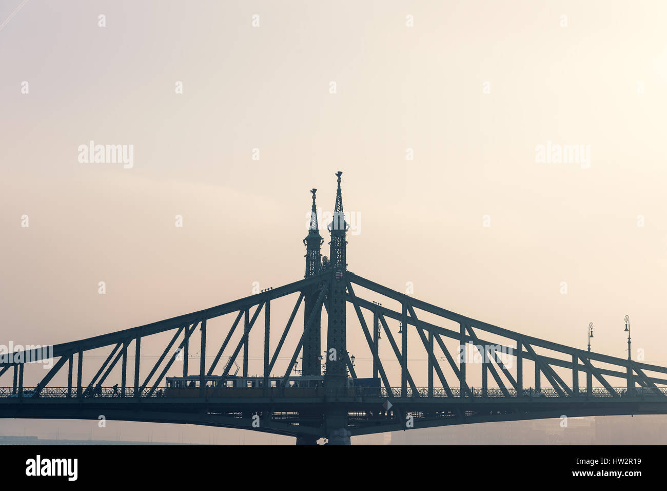 Fernblick über Freiheit oder Freiheit Brücke über die Donau, Budapest, Ungarn, Bild ist getönt Stockfoto