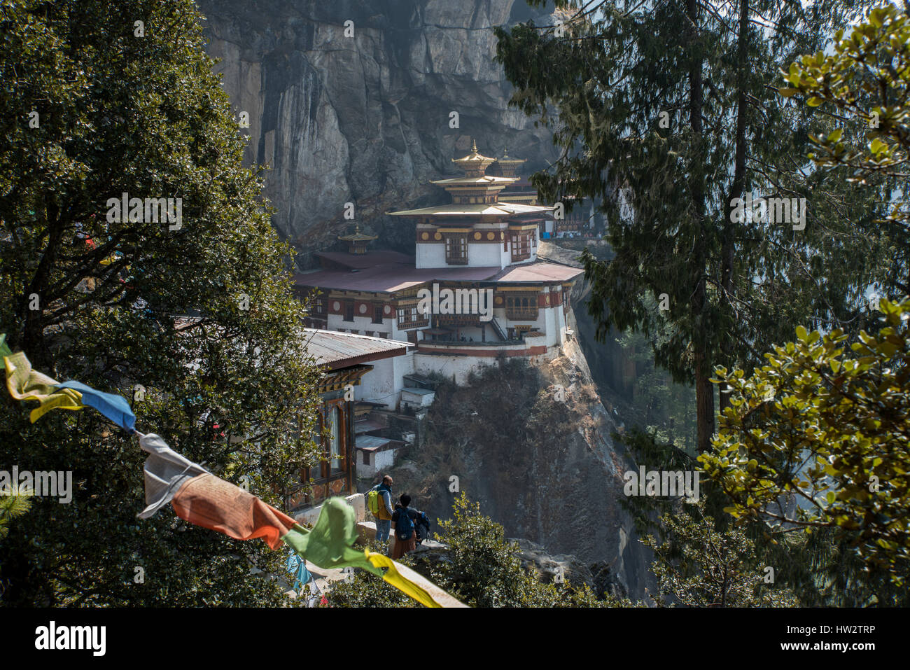 Bhutan, Paro. Tiger es Nest (aka Paro Taktsang oder Taktsang Palphug Kloster), prominente Heiliger Himalaya buddhistische Tempelanlage. Stockfoto