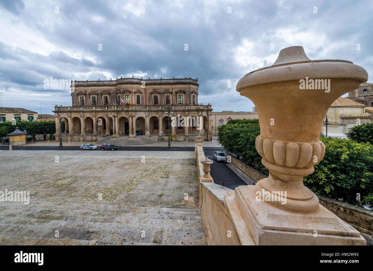 19. Jahrhundert Palazzo Ducezio entworfen von Vincenzo Sinatra, aktuelle Rathaus von Noto Stadt auf Sizilien Insel in Italien Stockfoto