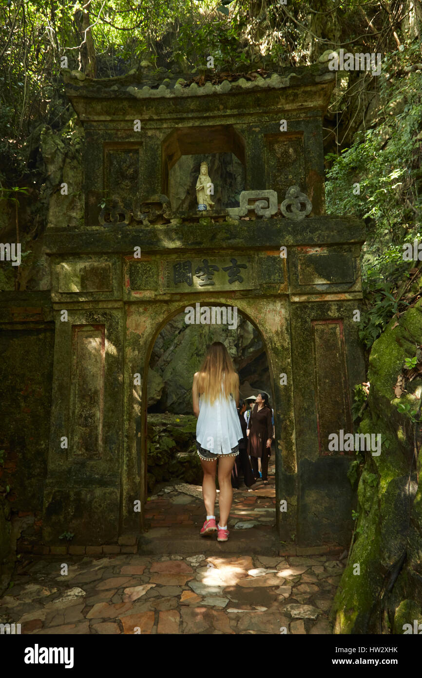 Tourist in Marble Mountains, Da Nang, Vietnam (MR) Stockfoto