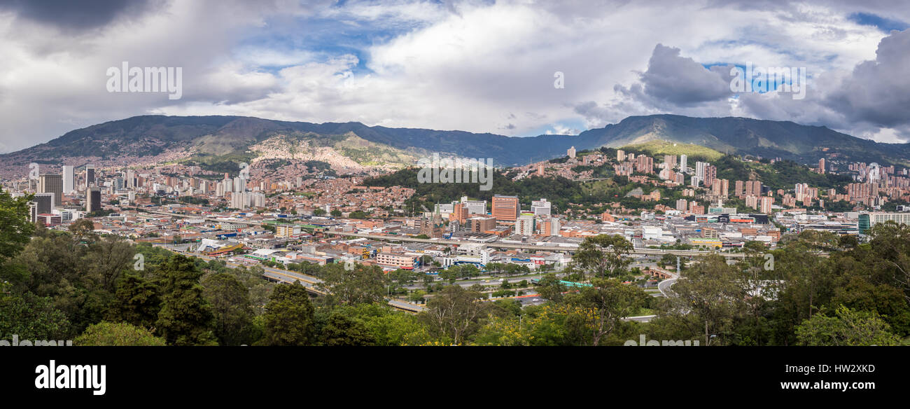 Panoramische Luftaufnahme von Medellin, Kolumbien Stockfoto