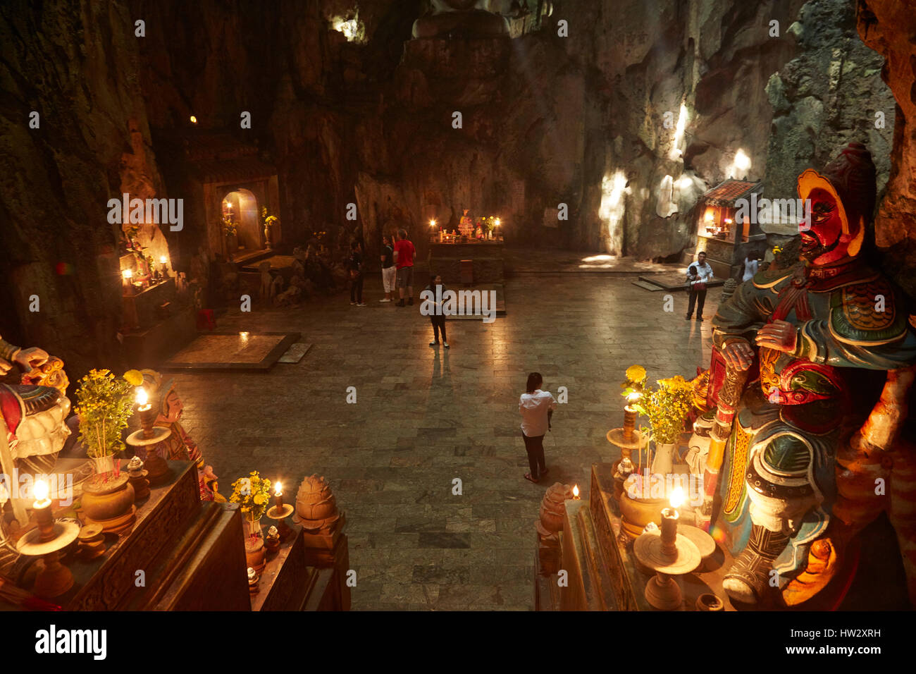 Mandarinen am Eingang von Huyen Khong Höhle, Marble Mountains, Da Nang, Vietnam Stockfoto